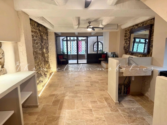 à vendre appartement Grimaud - Appartement rénové à vendre dans Grimaud village