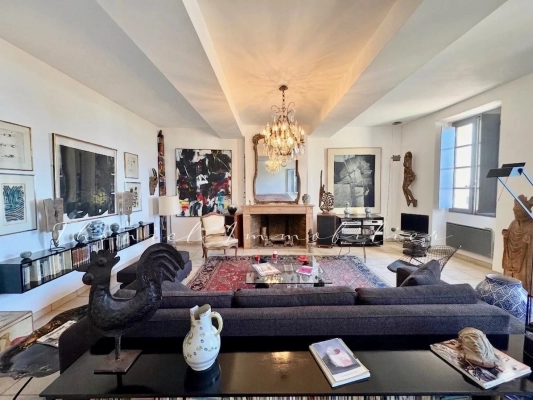 For sale apartment Grimaud - For Sale: Charming 114-square-meter apartment in the village of Grimaud with panoramic views