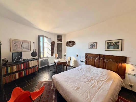 For sale apartment Grimaud - For Sale: Charming 114-square-meter apartment in the village of Grimaud with panoramic views