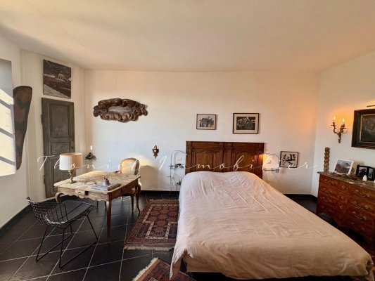 For sale apartment Grimaud - For Sale: Charming 114-square-meter apartment in the village of Grimaud with panoramic views