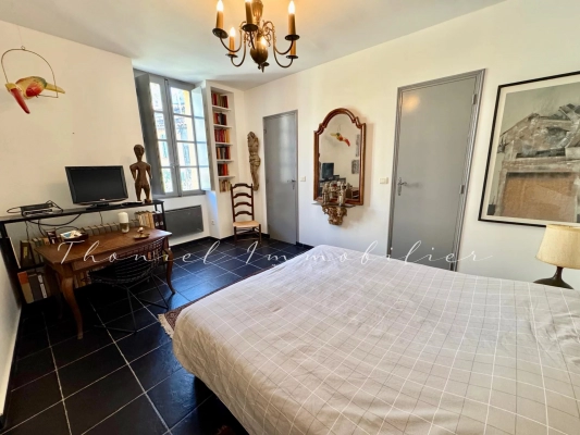 For sale apartment Grimaud - For Sale: Charming 114-square-meter apartment in the village of Grimaud with panoramic views