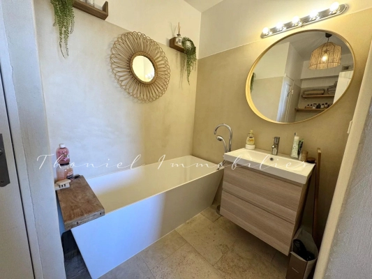 à vendre appartement Grimaud - Appartement 3 pièces en plein centre de Grimaud