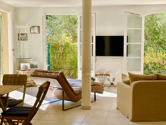 Vente appartement Grimaud - A vendre : Appartement 3 pièces avec terrasse dans le centre de Grimaud
