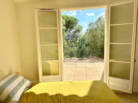 à vendre appartement Grimaud - A vendre : Appartement 3 pièces avec terrasse dans le centre de Grimaud