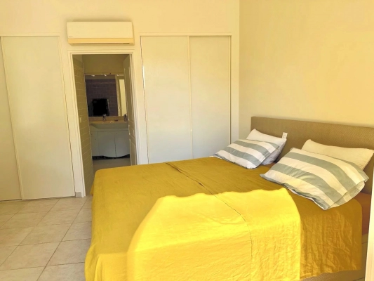 à vendre appartement Grimaud - A vendre : Appartement 3 pièces avec terrasse dans le centre de Grimaud
