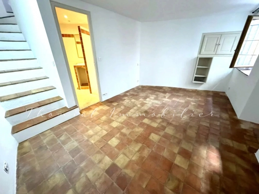 à vendre maison de village Grimaud - A vendre : Charmante petite maison de village à Grimaud