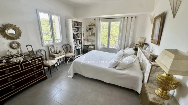 à vendre maison de village La Garde-Freinet - Maison de caractère avec piscine et garage à vendre à La Garde Freinet