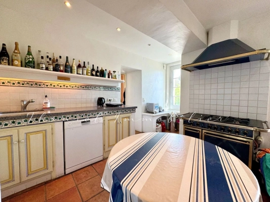 à vendre maison de village Grimaud - A vendre : Maison de village à Grimaud spacieuse et pleine de charme