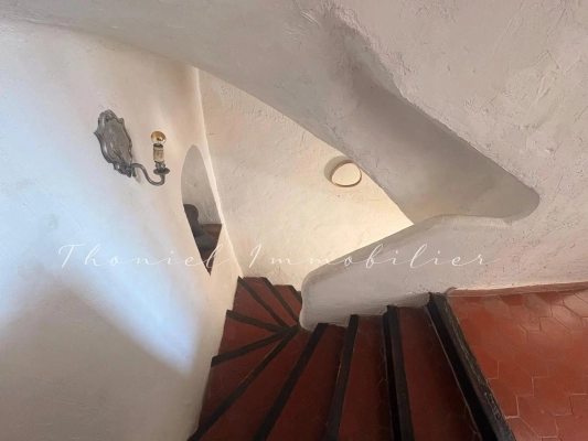 à vendre maison de village Grimaud - A vendre au cœur de Grimaud, maison de village pleine de charme avec 3 chambres