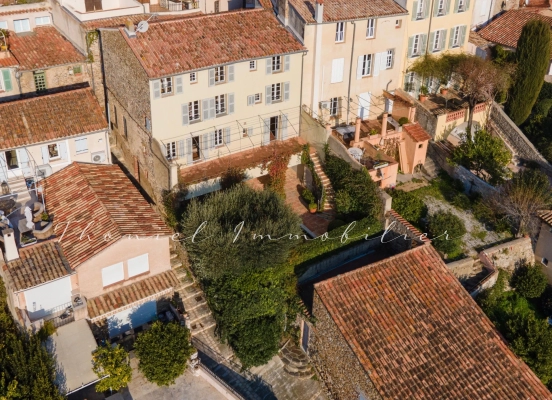 For sale village house Grimaud - Beautiful bastide with garden and pond for sale in Grimaud
