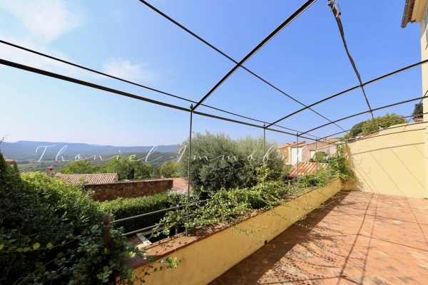 For sale village house Grimaud - Beautiful bastide with garden and pond for sale in Grimaud
