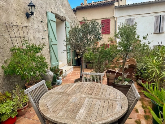 For sale village house La Garde-Freinet - For sale in La Garde Freinet : 190 m2 village house with garage and self contained studio flat