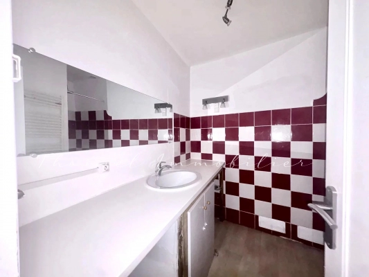 à vendre maison de village La Garde-Freinet - Maison de village de 90 m² à vendre à La Garde-Freinet avec grand garage et jardin