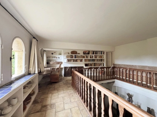 For sale village house Grimaud - For sale in the village of Grimaud: A pair of village houses in need of renovation, with terraces and a small garden