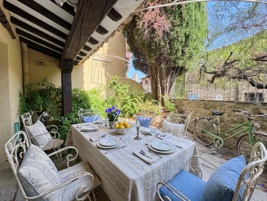 For sale village house Grimaud - For sale in the village of Grimaud: A pair of village houses in need of renovation, with terraces and a small garden