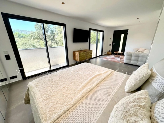 à vendre maison, villa La Garde-Freinet - Vente villa contemporaine dans la campagne de La Garde Freinet