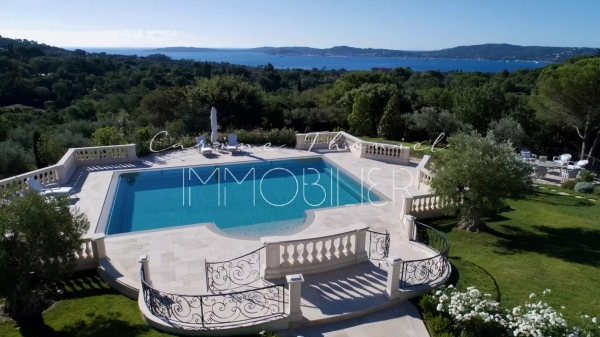 à vendre maison, villa Grimaud - Exceptionnel manoir style 18ème et sa maison d'invités surplombant le golfe de St Tropez