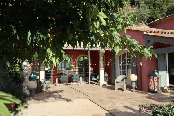 à vendre maison, villa La Garde-Freinet - Villa à vendre à La Garde Freinet avec vue exceptionnelle