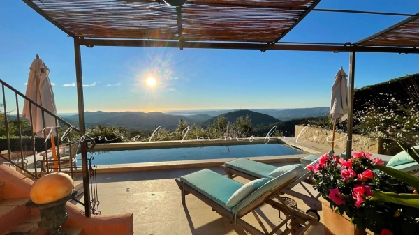 Vente maison, villa La Garde-Freinet - Villa à vendre à La Garde Freinet avec vue exceptionnelle