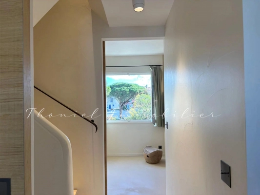 à vendre maison, villa Grimaud - À vendre à Port Grimaud : Maison de pêcheur rénovée avec amarrage