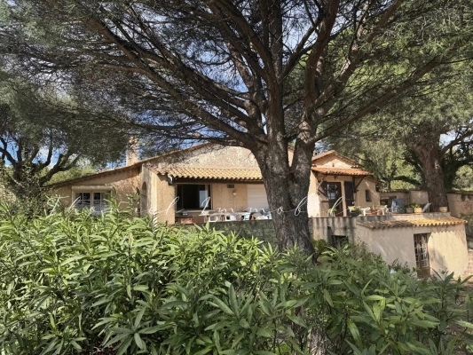 à vendre maison, villa Grimaud - Propriété vue mer à rénover à Grimaud proche des plages