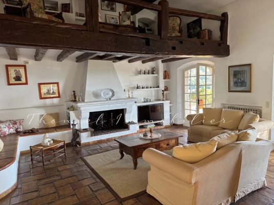 à vendre maison, villa Grimaud - Propriété de 310 m2 à vendre proche du village de Grimaud