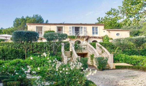 à vendre maison, villa Gassin - Luxueuse villa de 260 m2 au milieu des vignobles de Gassin