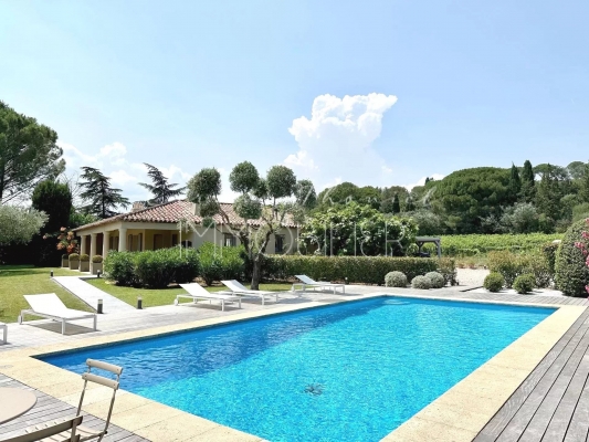 Vente maison, villa Grimaud - Propriété avec vue exceptionnelle sur le village de Grimaud