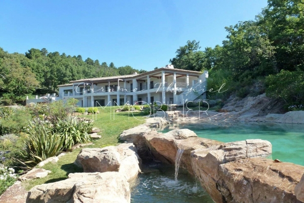 Vente maison, villa La Garde-Freinet - Villa de 250 m2 au calme absolu à La Garde Freinet