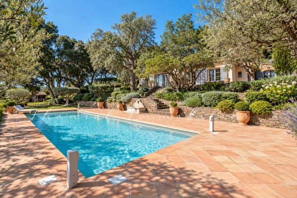 à vendre maison, villa La Garde-Freinet - En exclusivité à La Garde Freinet : propriété de charme dans un site exceptionnel