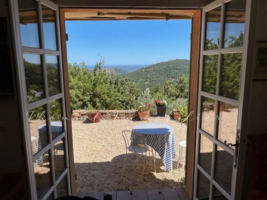à vendre maison, villa La Garde-Freinet - Exclusivité : Charmante maison de campagne avec vue mer panoramique