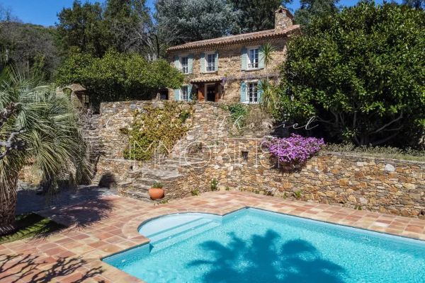 Vente maison, villa La Garde-Freinet - Magnifique propriété proche du village de La Garde-Freinet