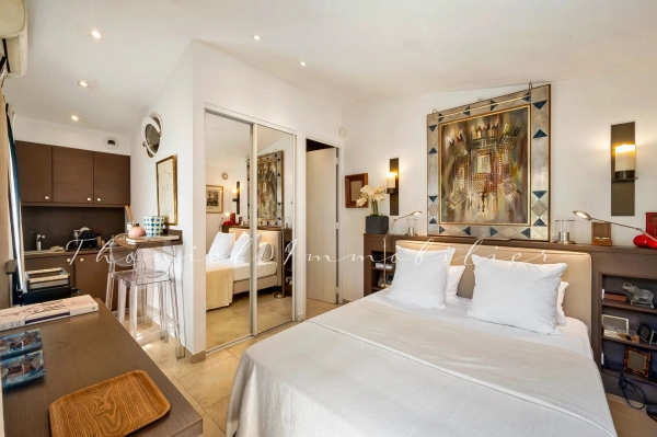 à vendre maison, villa Grimaud - Villa provençale au pied du village de Grimaud
