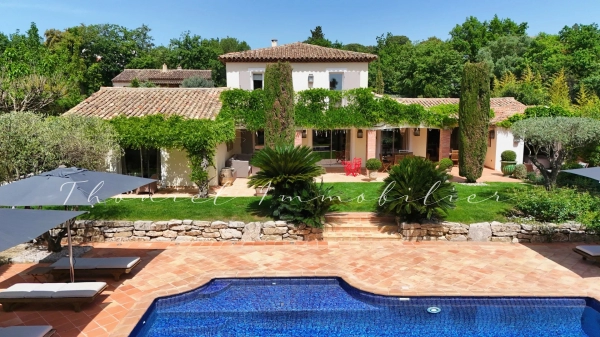 à vendre maison, villa Grimaud - Villa provençale au pied du village de Grimaud