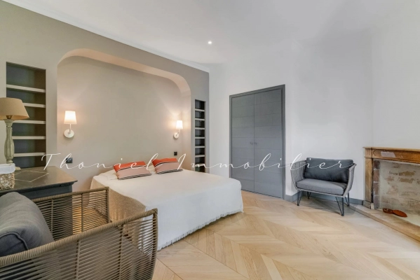à vendre maison, villa Grimaud - Grimaud : villa rénovée de 200 m² avec vue mer et jardin paysager