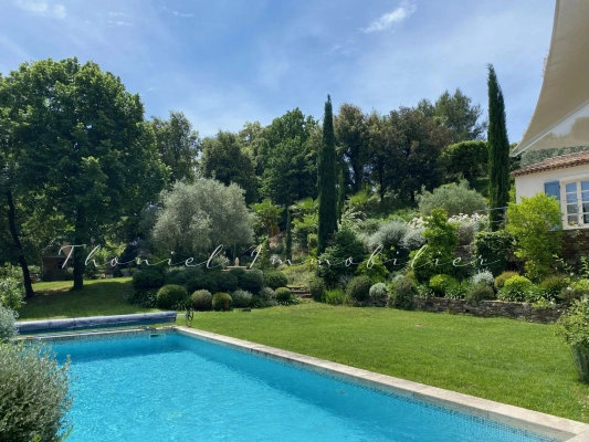 à vendre maison, villa Grimaud - Villa de charme à vendre au cœur de la campagne grimaudoise