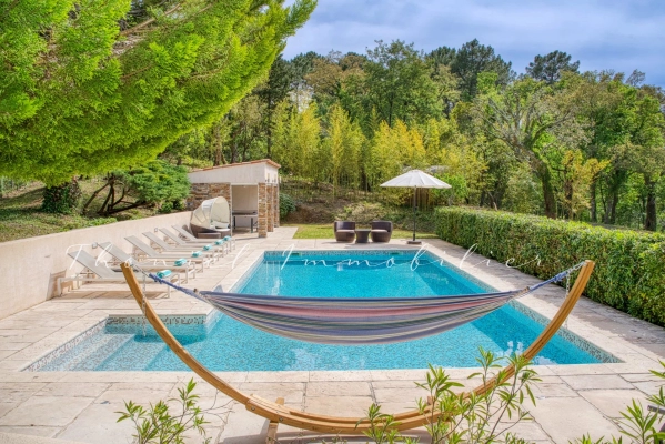 à vendre maison, villa Cogolin - Villa à vendre dans la campagne de Cogolin, au milieu des vignes