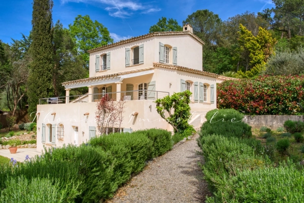 Vente maison, villa Cogolin - Villa à vendre dans la campagne de Cogolin, au milieu des vignes