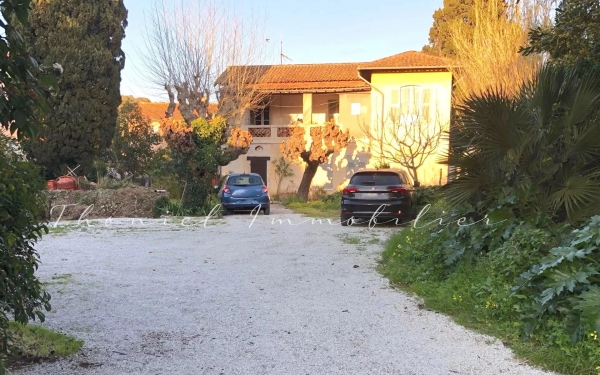 à vendre maison, villa Saint-Tropez - Exceptionnel : bastide ancienne au coeur du village de St Tropez
