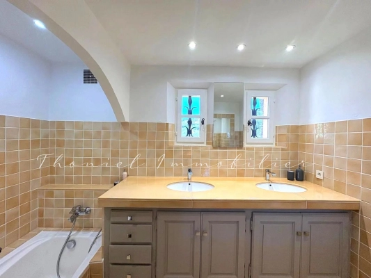 à vendre maison, villa Grimaud - Villa Provençale de Charme – Vue Dégagée sur le Village de Grimaud