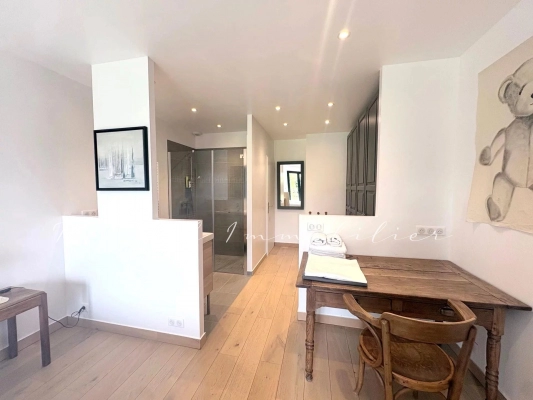 à vendre maison, villa Grimaud - Villa contemporaine avec piscine, de plain-pied et proche des plages de Grimaud