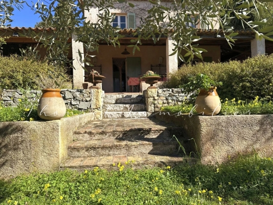à vendre maison, villa Saint-Tropez - Propriété de charme à vendre à St Tropez