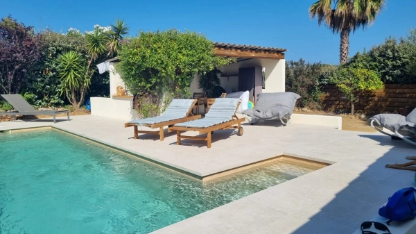 For sale house, villa Cogolin - Villa with swimming pool near the centre of Cogolin