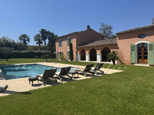 Agence immobilière Grimaud | Thoniel Immobilier | Grimaud : Villa de 4 chambres avec piscine à la vente proche du village de Grimaud