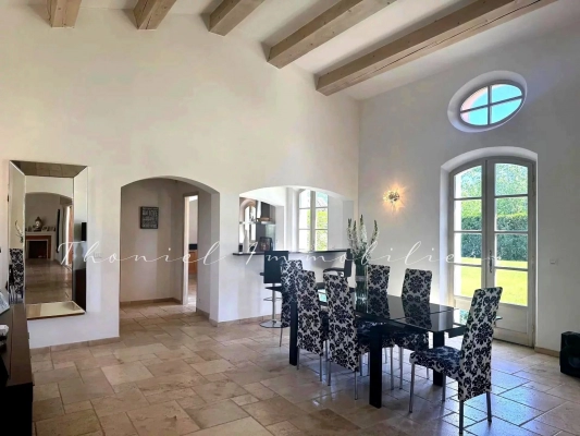 à vendre maison, villa Grimaud - Villa de 4 chambres avec piscine à la vente proche du village de Grimaud