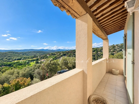 à vendre maison, villa Grimaud - Maison de village 3 chambres avec terrasses et vue panoramique à vendre à Grimaud village