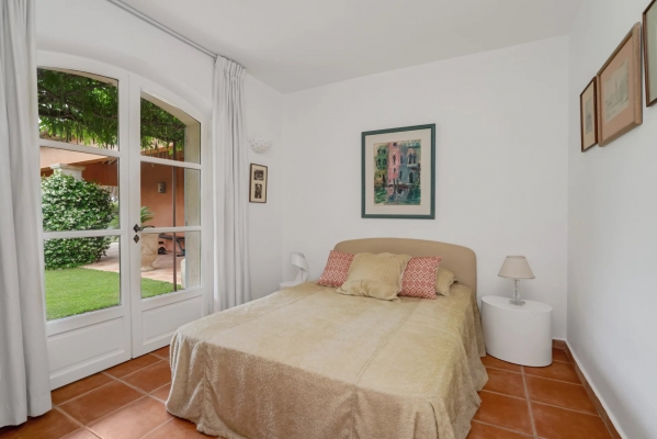 à vendre maison, villa Grimaud - Propriété de 300 m2 à vendre au pied du village de Grimaud