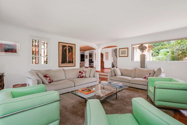 à vendre maison, villa Grimaud - Propriété de 300 m2 à vendre au pied du village de Grimaud