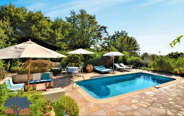 Vente maison, villa La Garde-Freinet - Maison de campagne pleine de charme à vendre à La Garde Freinet