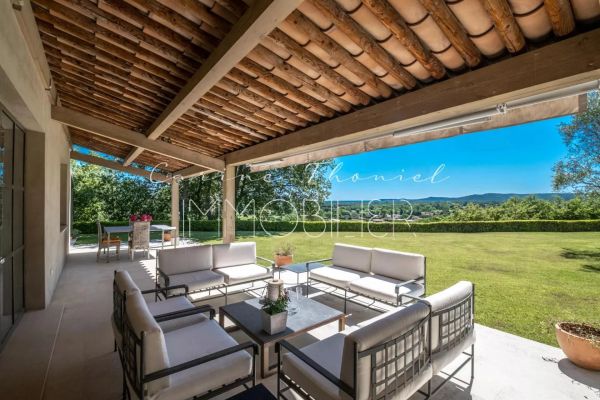 For sale house, villa Grimaud - 380 m2 property with swimming pool, tennis court and sea view